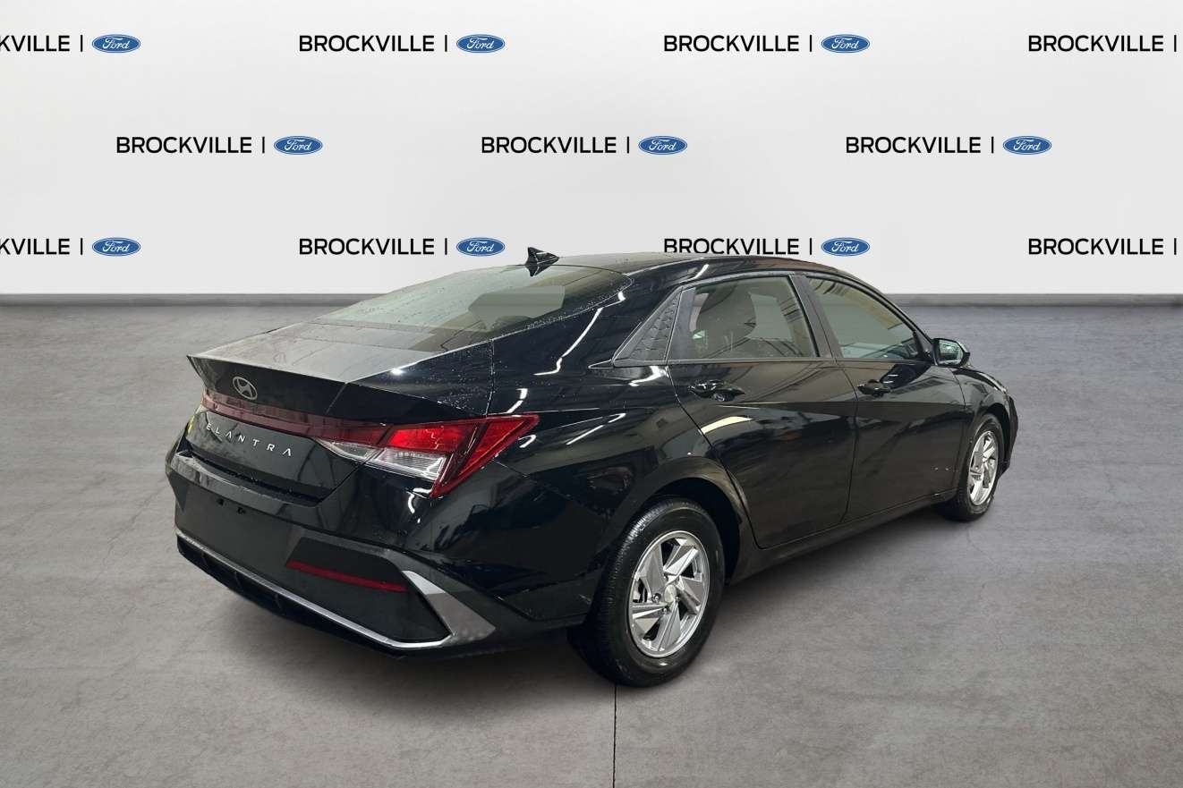2026 Hyundai Elantra Essential  | Ultra Low KM CarPlay Hyundai Safety — photo 1