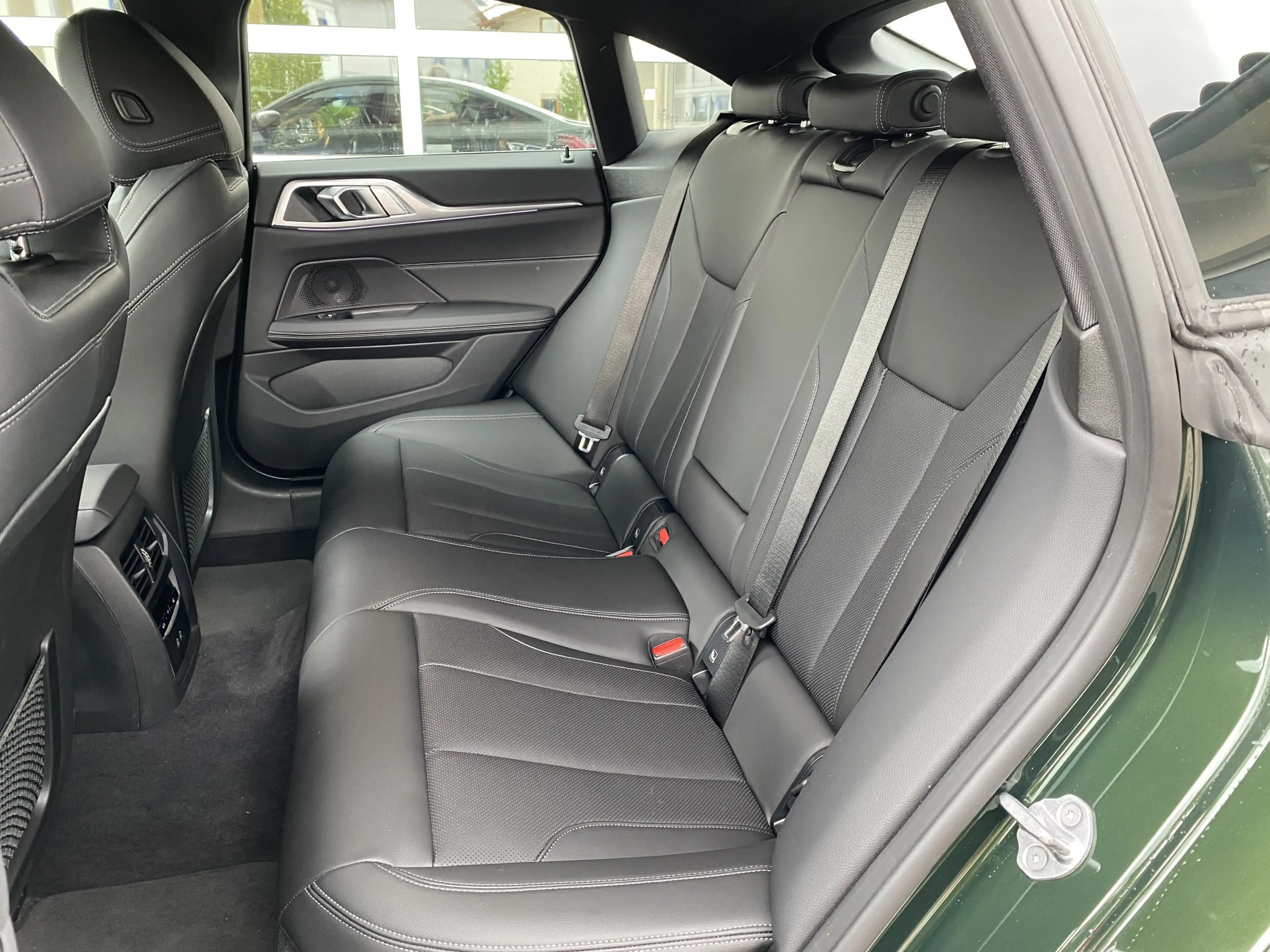 BMW 420 xDrive M-Sport — photo 13
