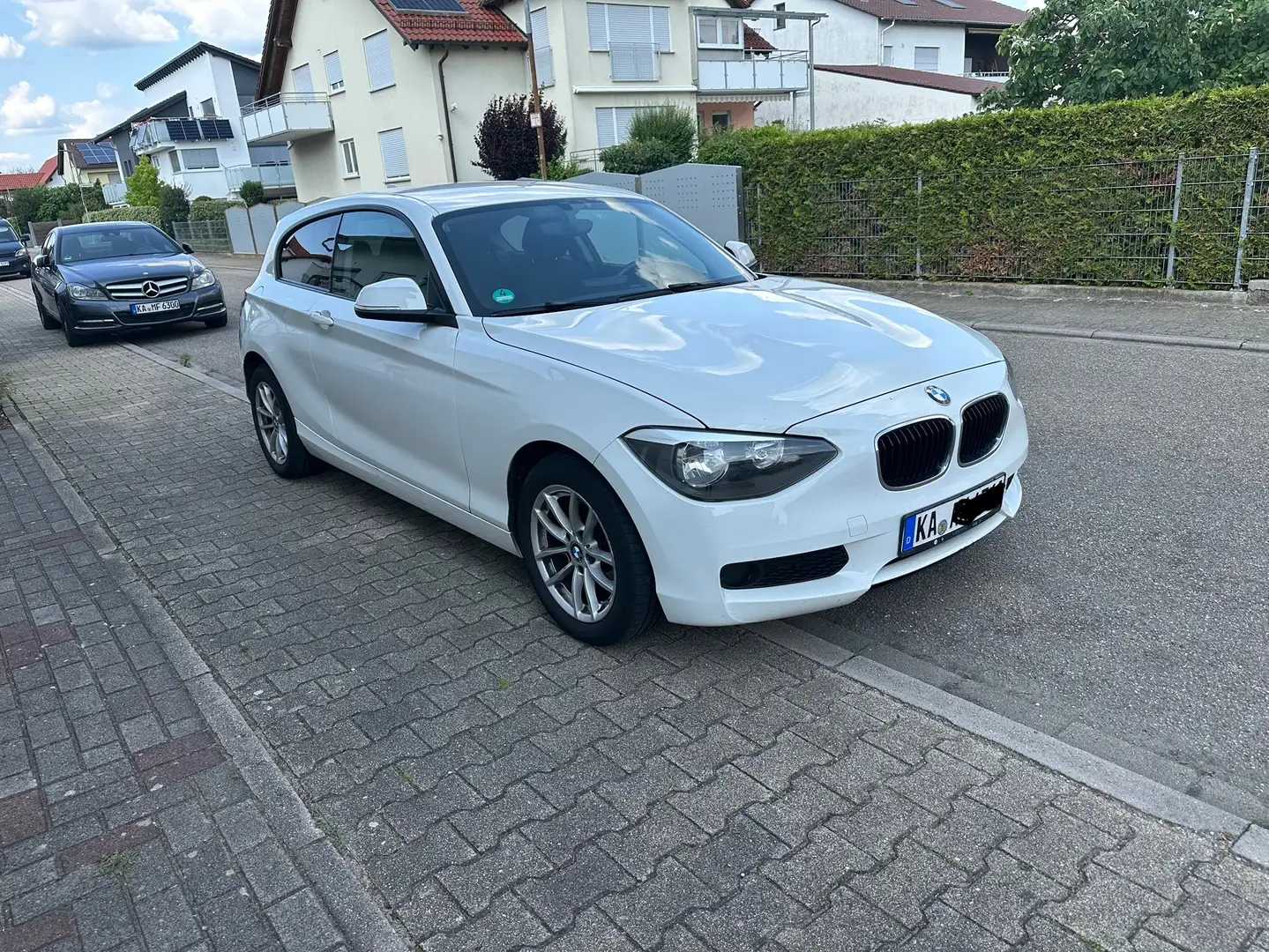 BMW 114 114d Klima Sitzheizung PDC Weiß - 1