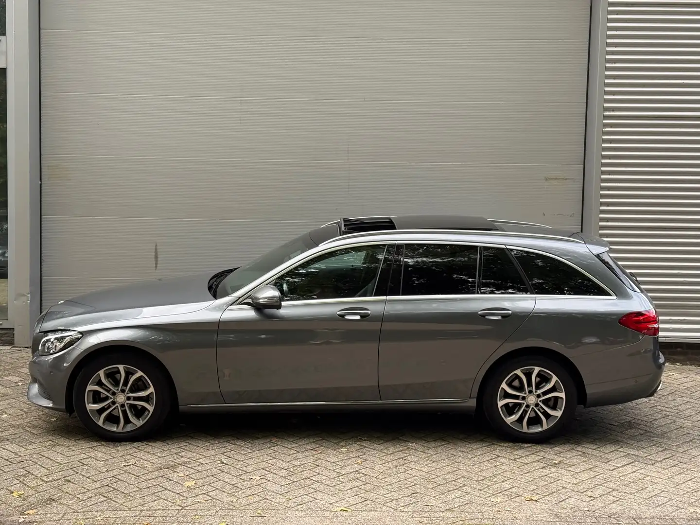 Mercedes-Benz C 200 Estate Premium Plus l Burmester l Pano l Memory l Gris - 2