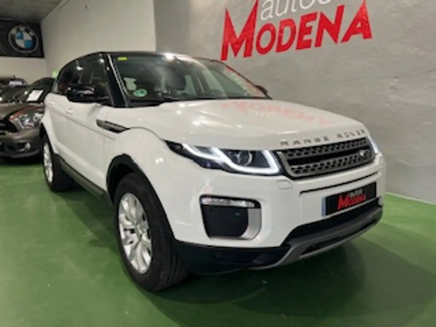 Land Rover Range Rover Evoque 2.0eD4 SE Dynamic 2WD 150 Wit - 1