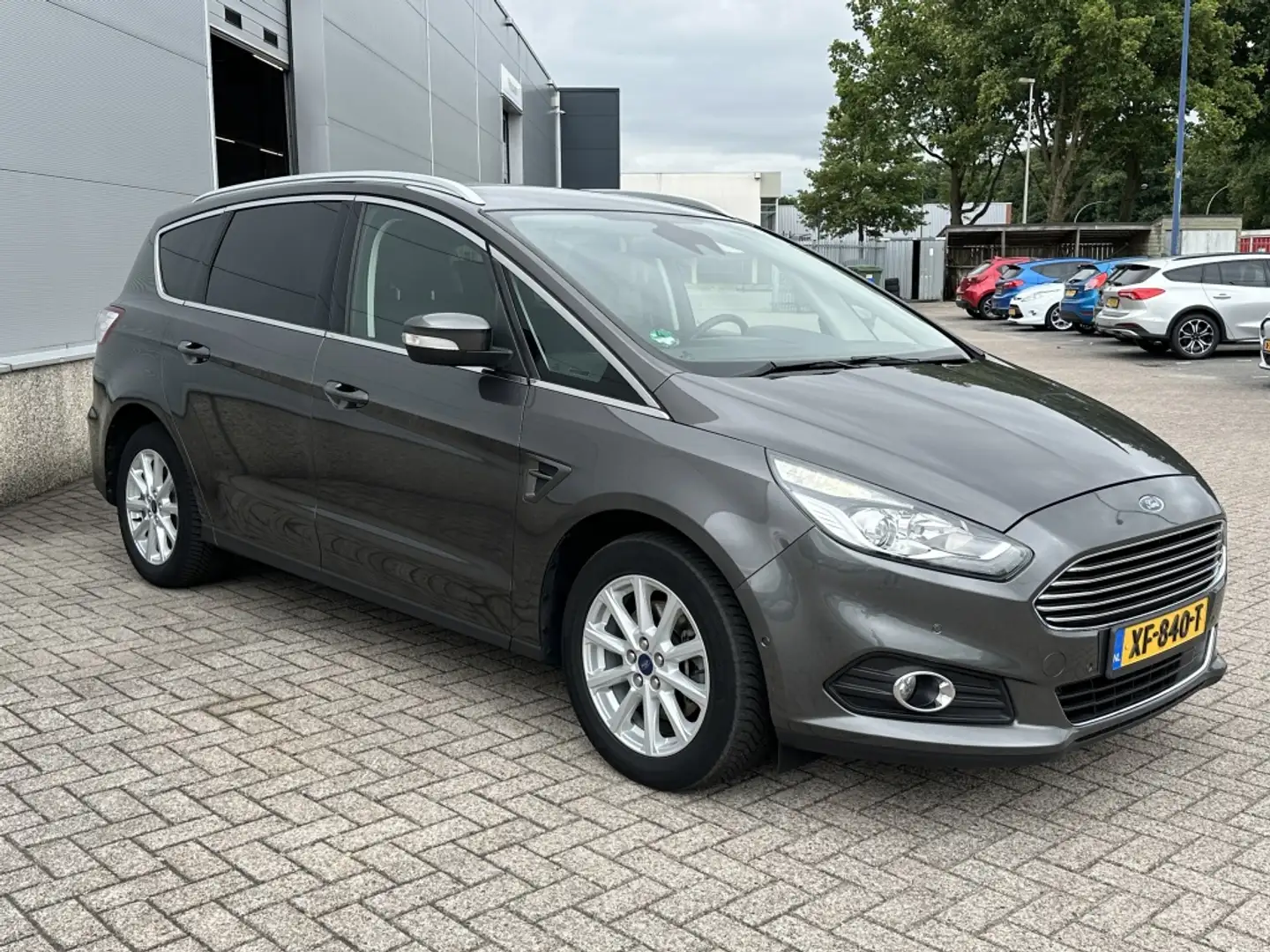 Ford S-Max 1.5 TITANTIUM, TREKHAAK, 7 PERSOONS, WINTER PACK, Grijs - 2