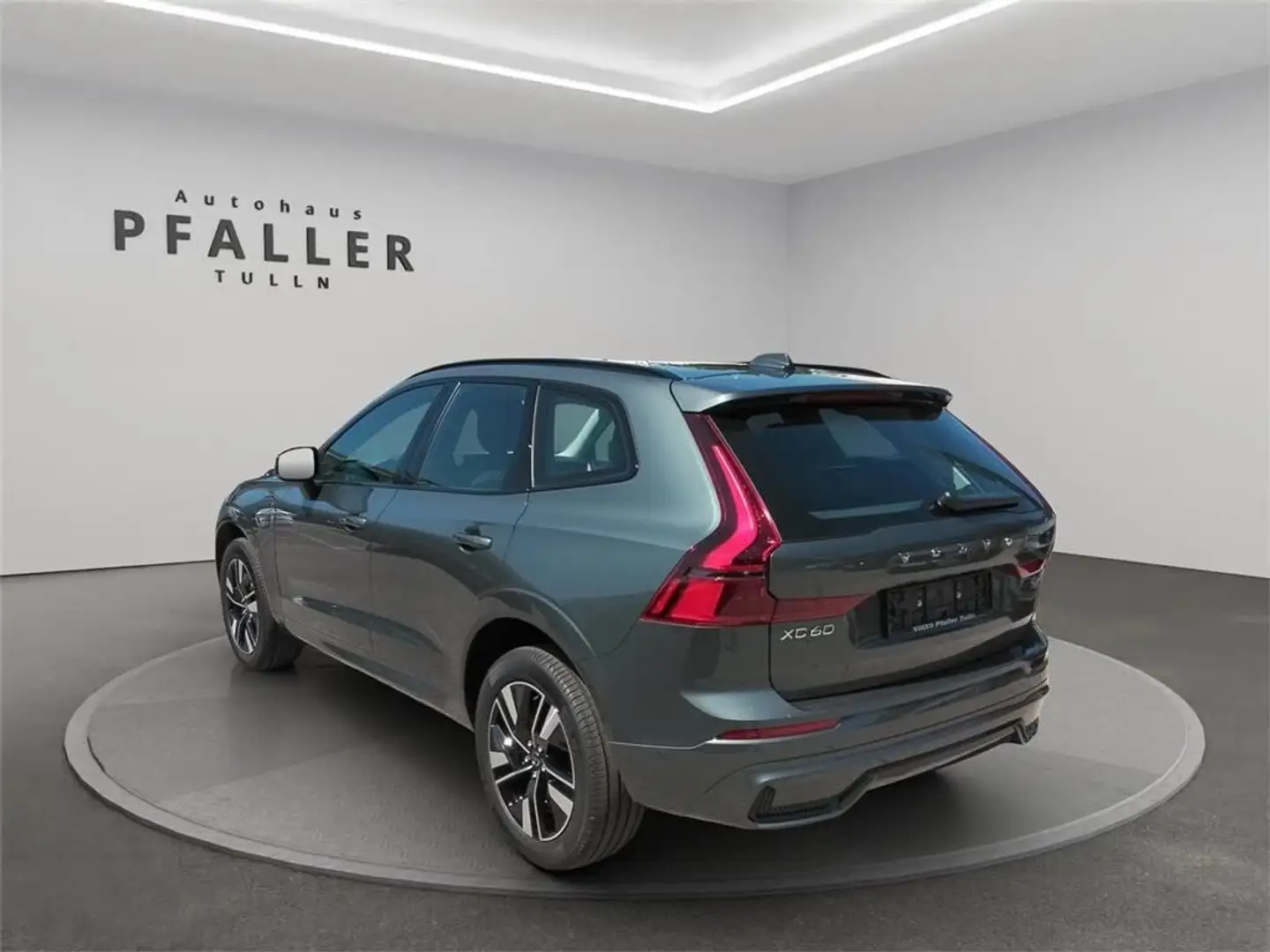 Volvo XC60 T6 AWD PHEV Plus Dark Aut. - 2