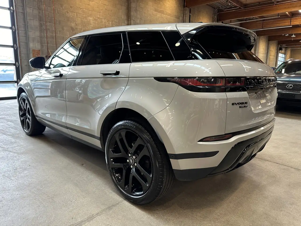 Land Rover Range Rover Evoque снимка Land Rover Range Rover Evoque