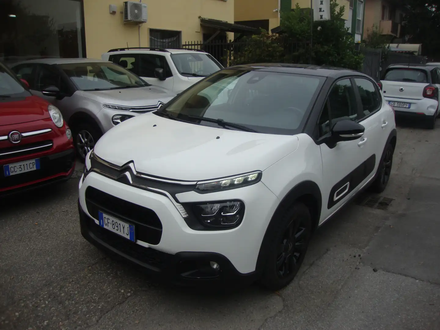 Citroen C3 1.2 puretech S&S eat6 Weiß - 2