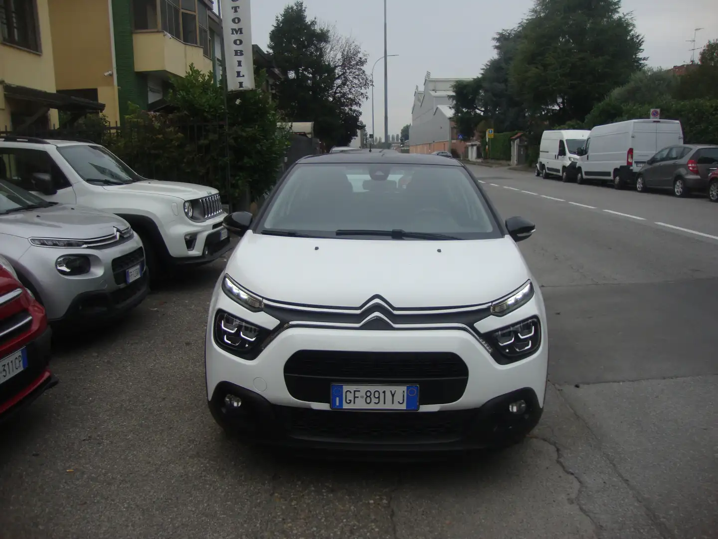 Citroen C3 1.2 puretech S&S eat6 Weiß - 1