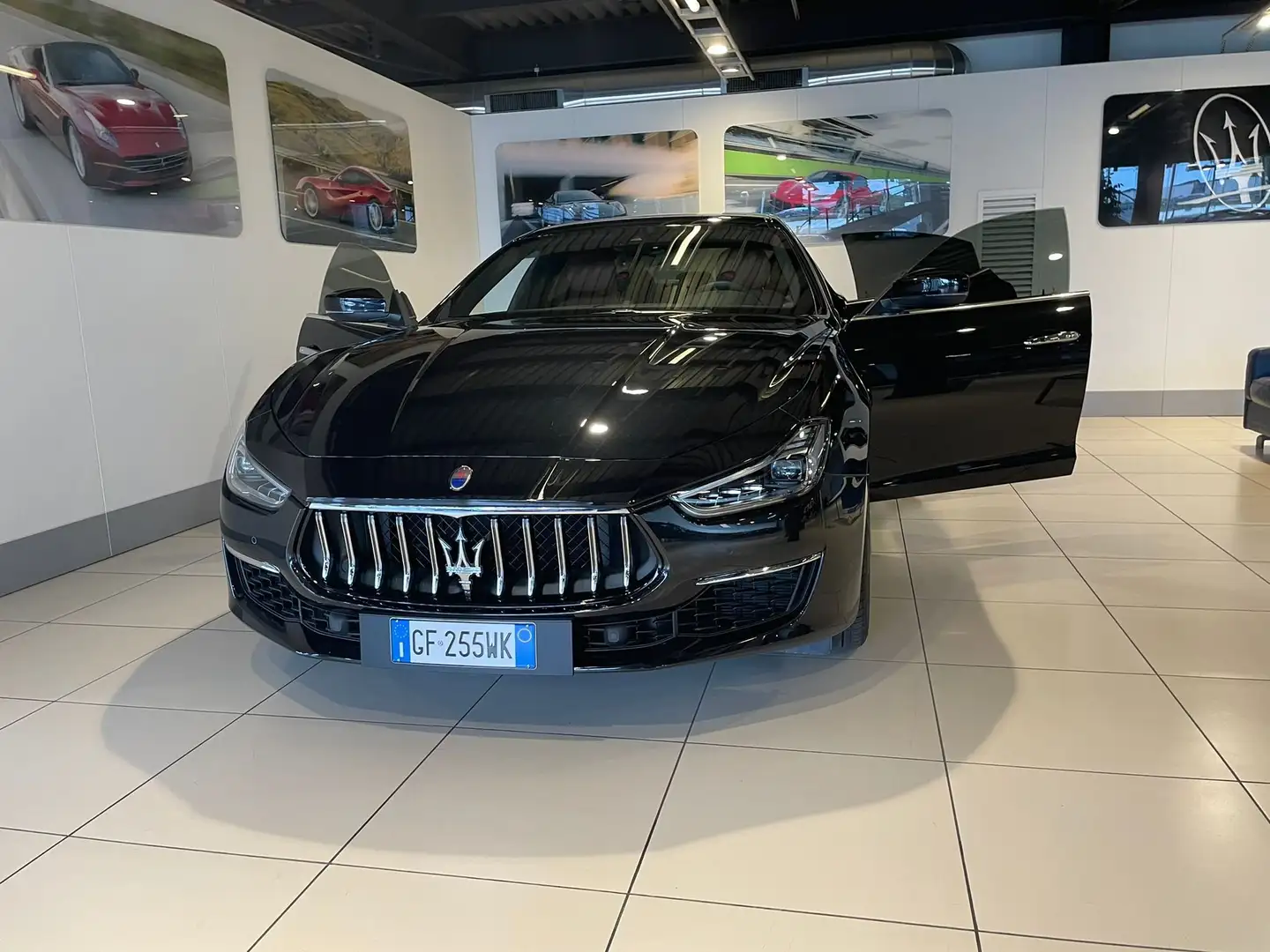 Maserati Ghibli Ghibli III 2021 2.0 mhev Granlusso 330cv auto crna - 2