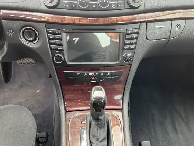 Mercedes-Benz E-Class view 6