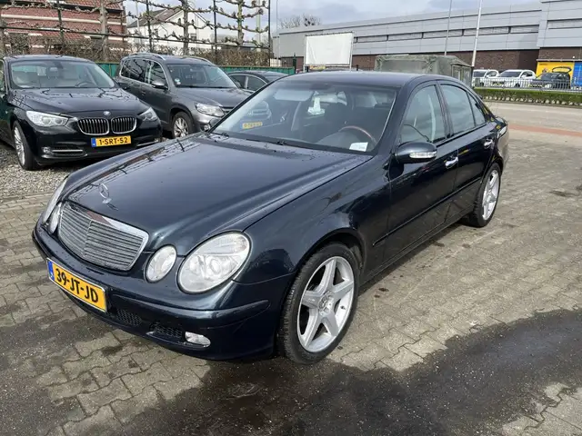 Mercedes-Benz E-Class view 2