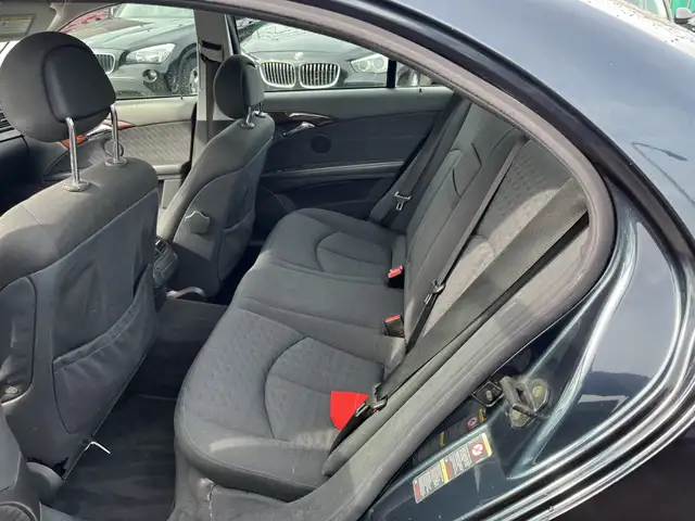 Mercedes-Benz E-Class view 5