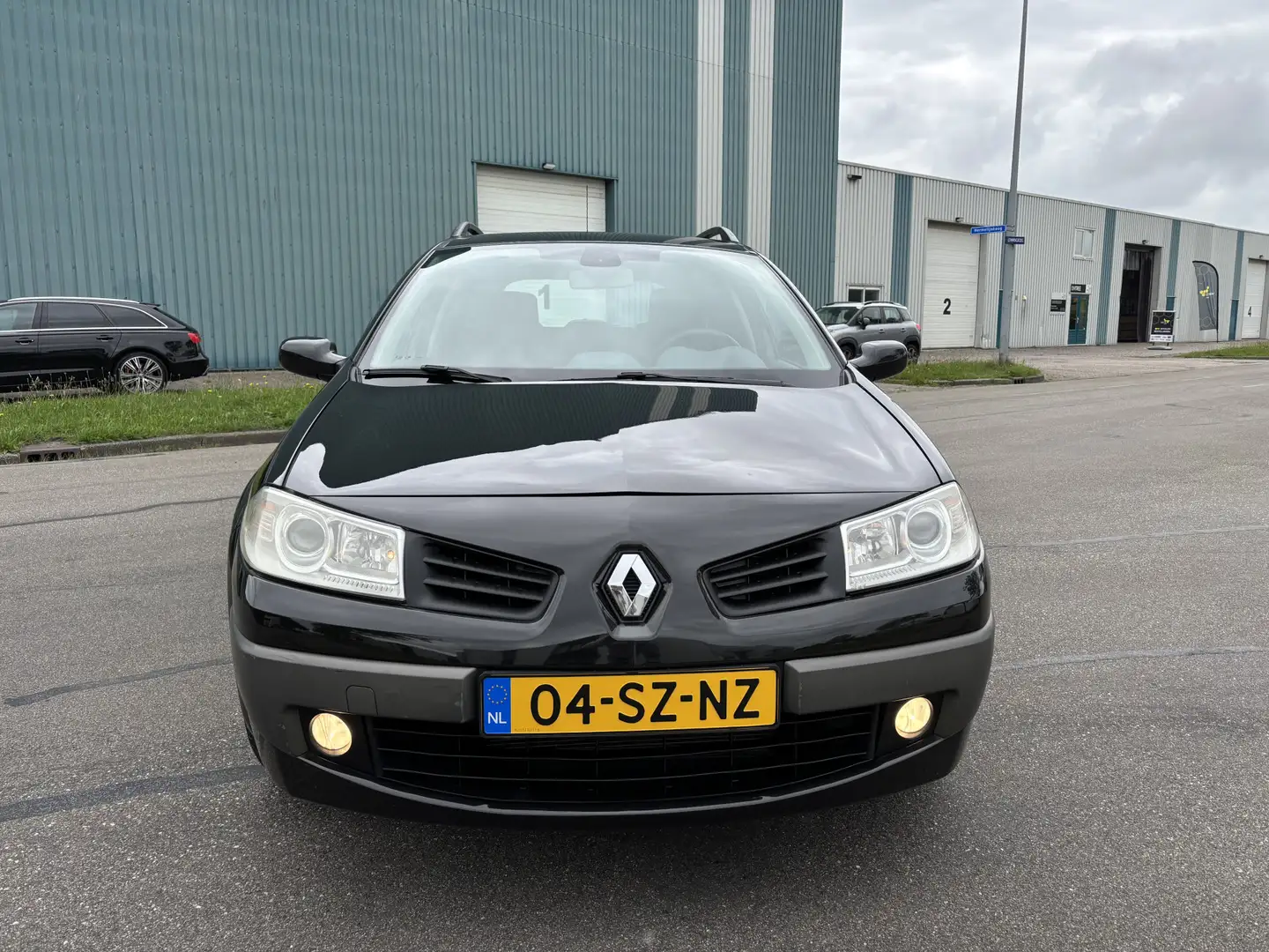 Renault Megane Grand Tour 1.6-16V Expression 112 PK. Net distribu Zwart - 2