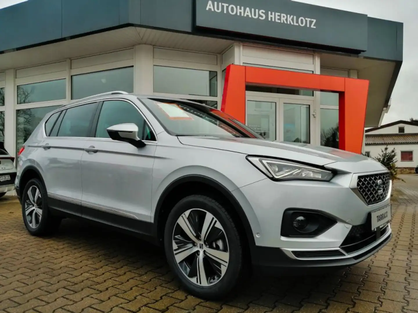 SEAT Tarraco Tarraco 2.0 TDI 110 kW / 150 PS DSG AUTOMATIK XPER Silber - 1