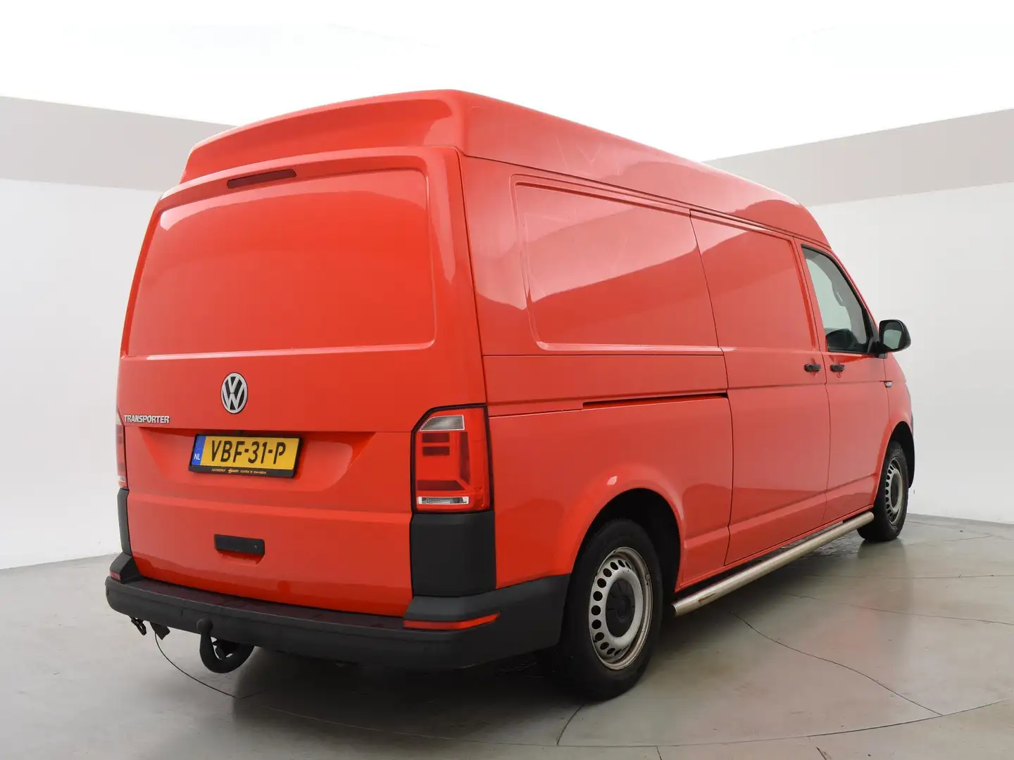 Volkswagen T6 Transporter 2.0 TSI 150 PK BENZINE L2H2 + 2500 KG TREKHAAK | 2 Rouge - 2