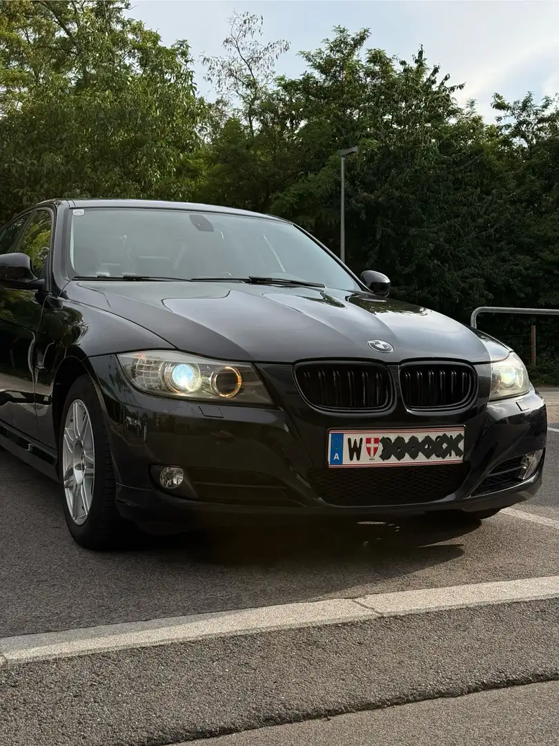 BMW 318 318i Schwarz - 1