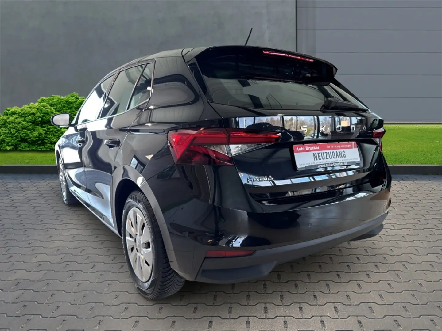 Skoda Fabia Selection 1.0 TSI+Alufelgen+Parksensoren+Klimaanla Schwarz - 2
