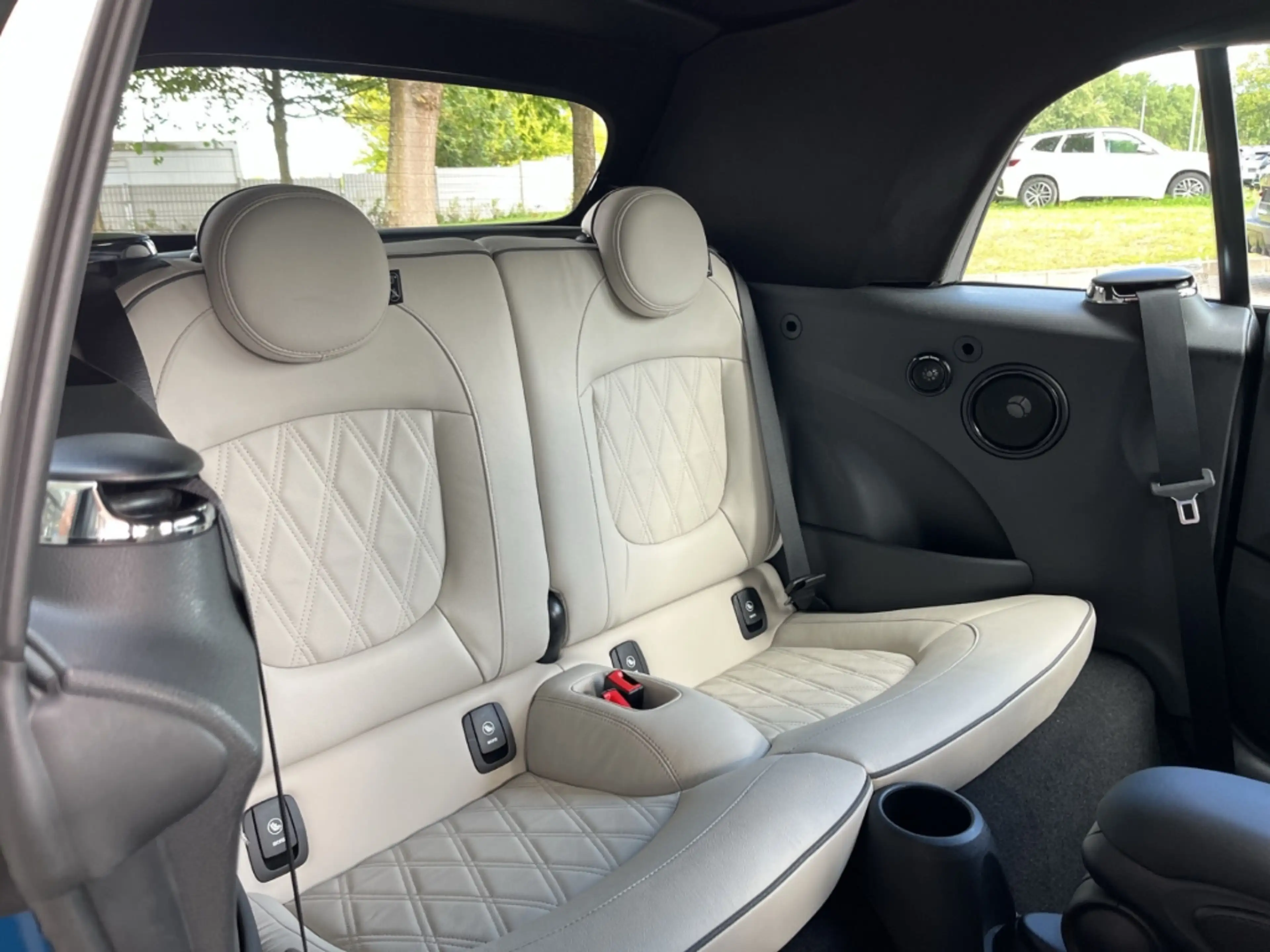 MINI Cooper Cabrio Yours Trim/HarmanKardon/LED/Leder — photo 8