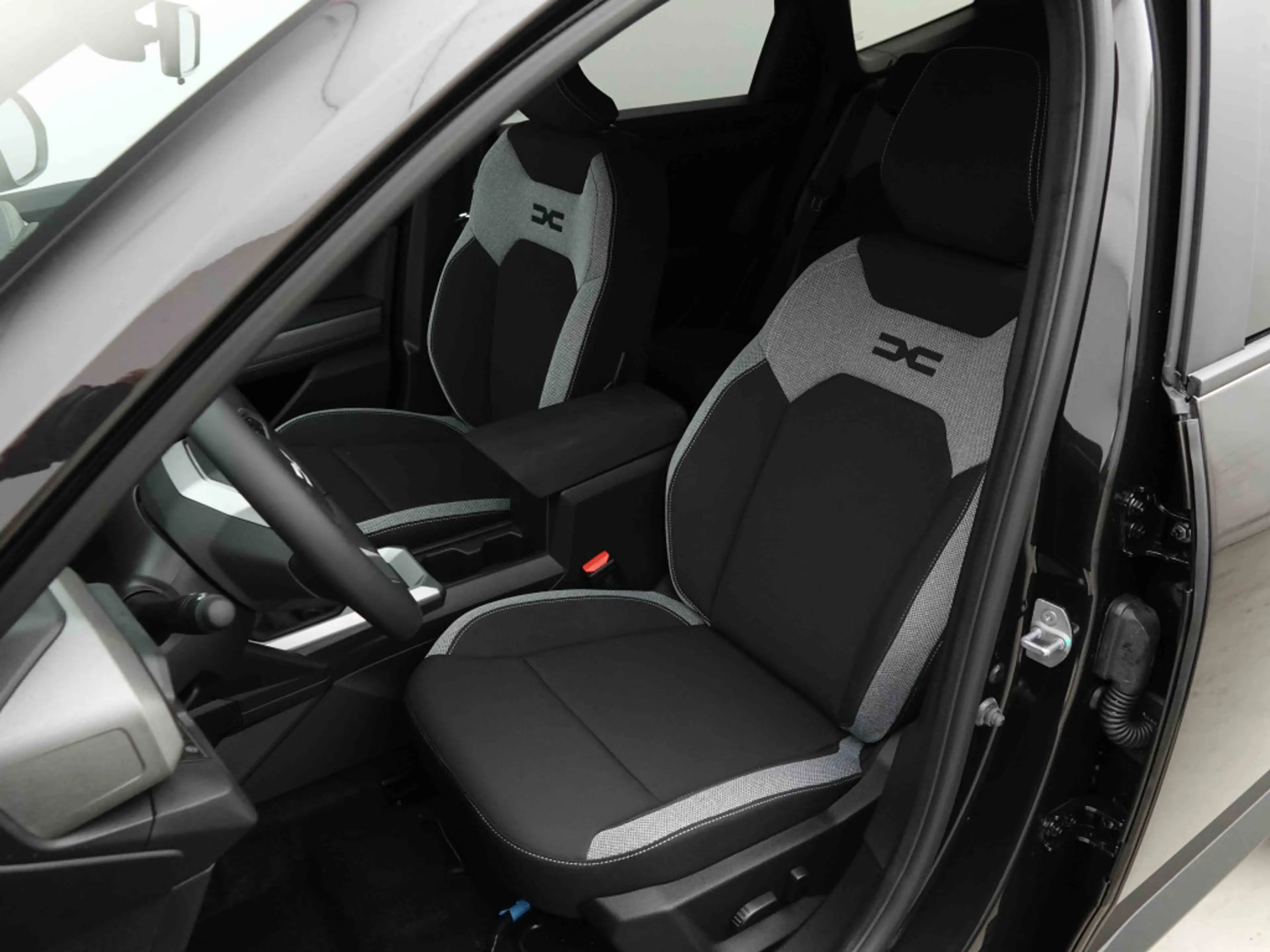 Dacia Bigster 1.2 TCe 140 MHEV Journey | GPS — photo 8
