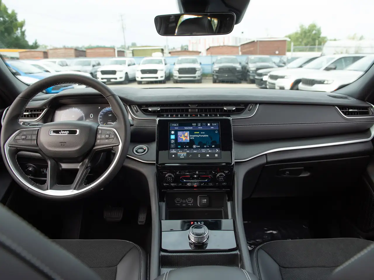 Jeep Grand Cherokee снимка Jeep Grand Cherokee