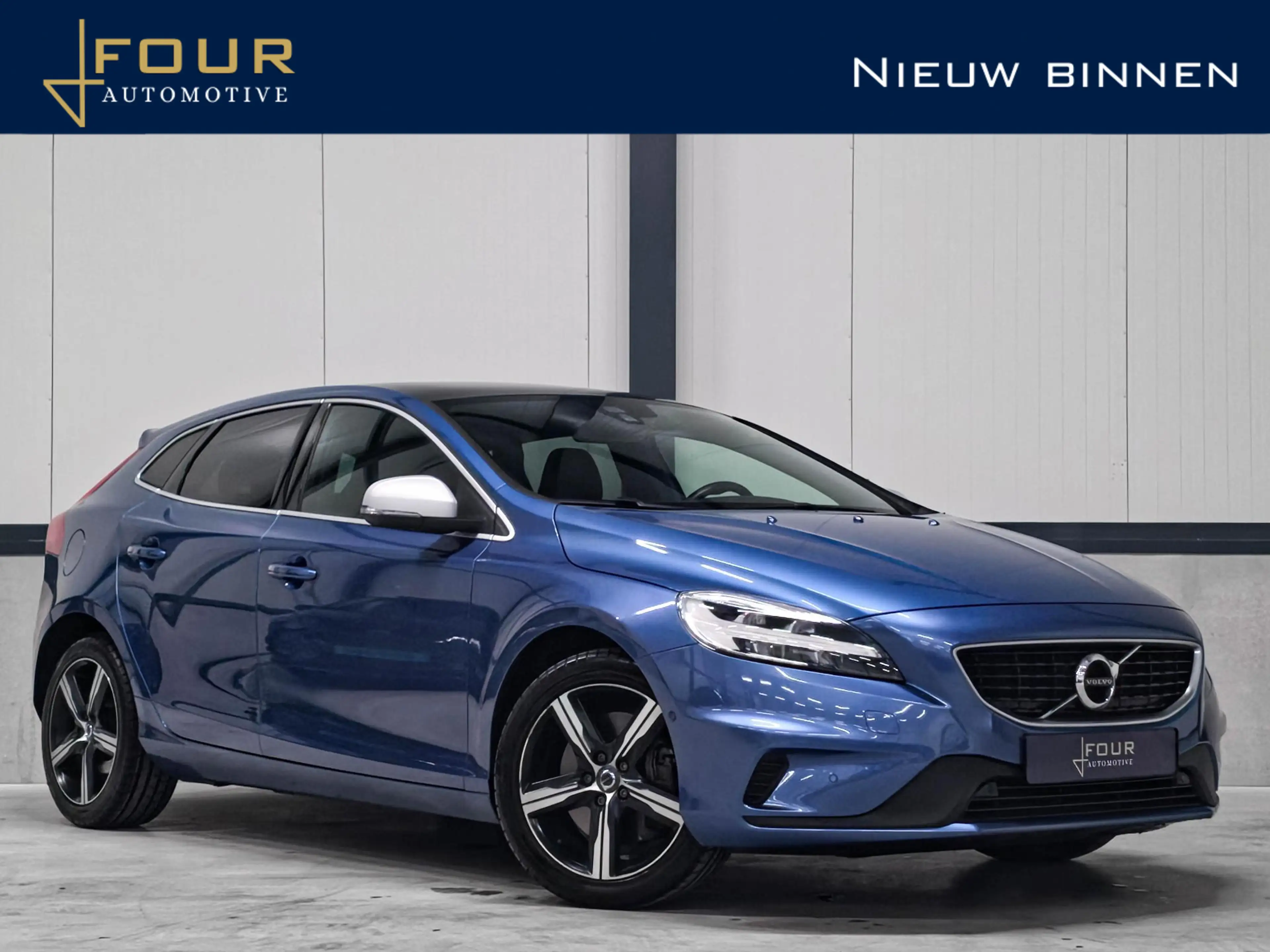 Volvo V40 1.5 T3 Polar+ Sport R-Design | Trekhaak | Panorama