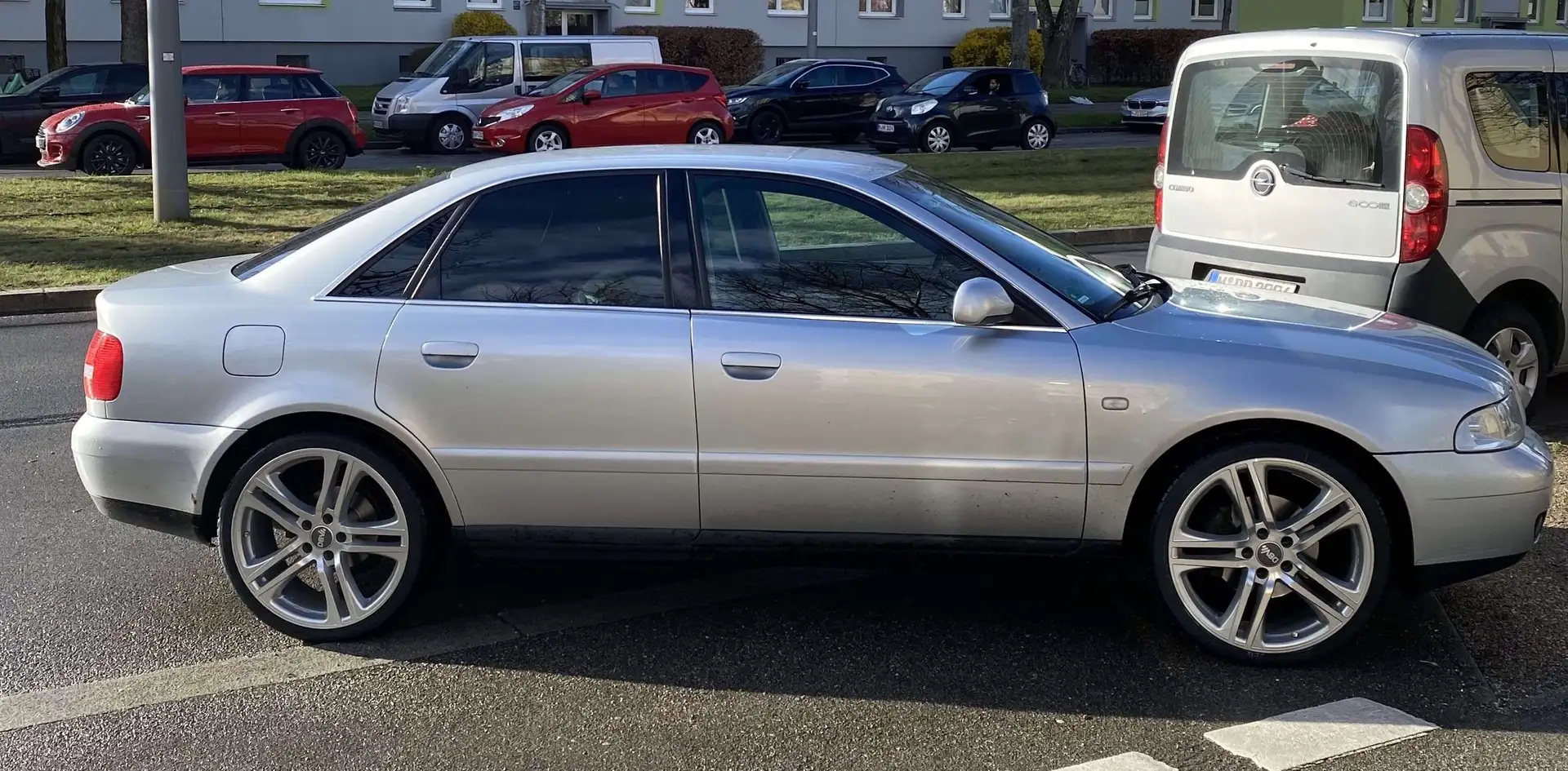 Audi A4 B5 - 2.4 - Klima - Xenon - Tempomat Srebrny - 2