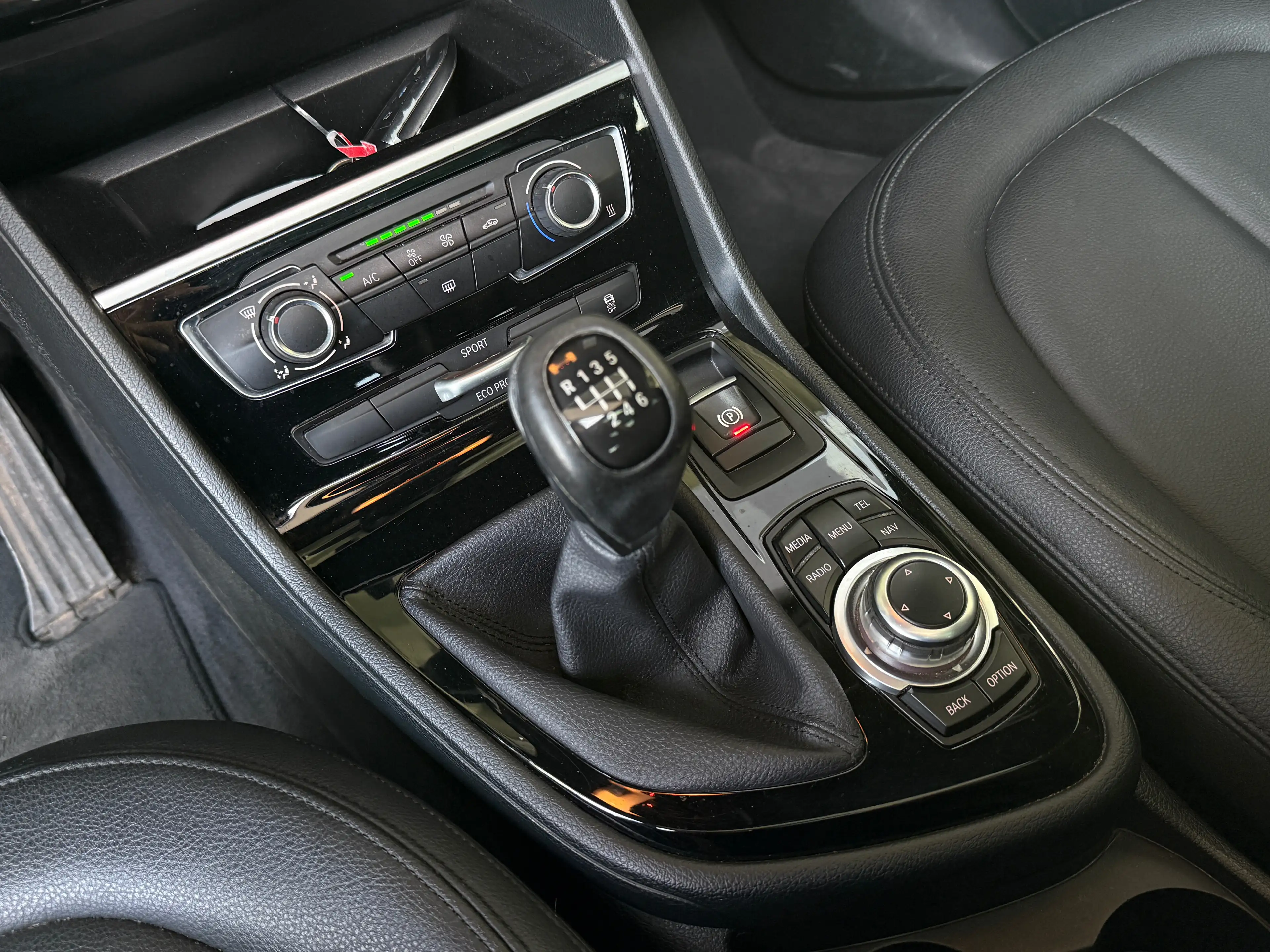 BMW 216 Active Tourer 216 d / NAVI / CLIM / LIMITEUR / GARANTIE — photo 15