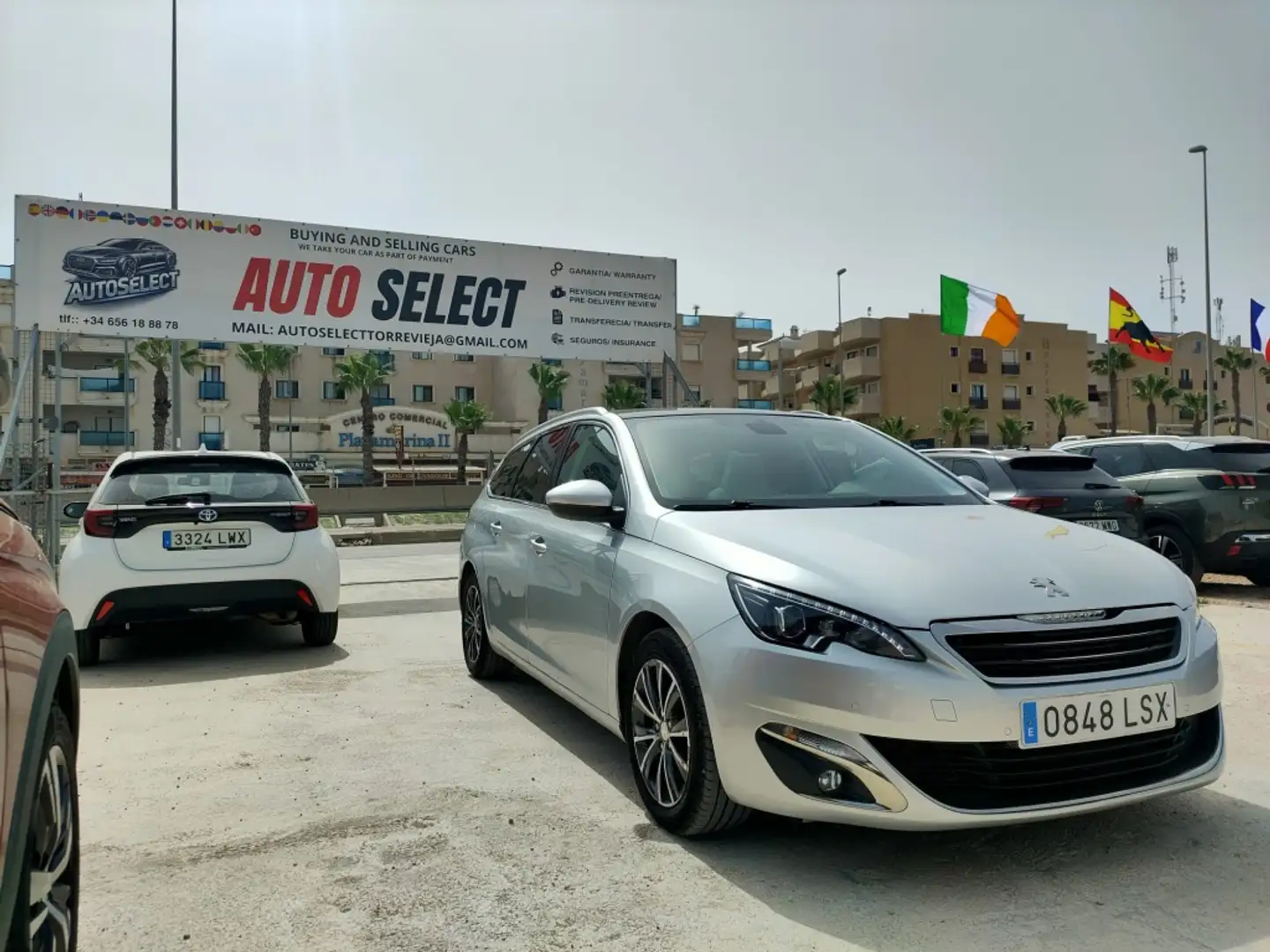 Peugeot 308 2.0 BlueHDI Allure EAT6 150 Gris - 1