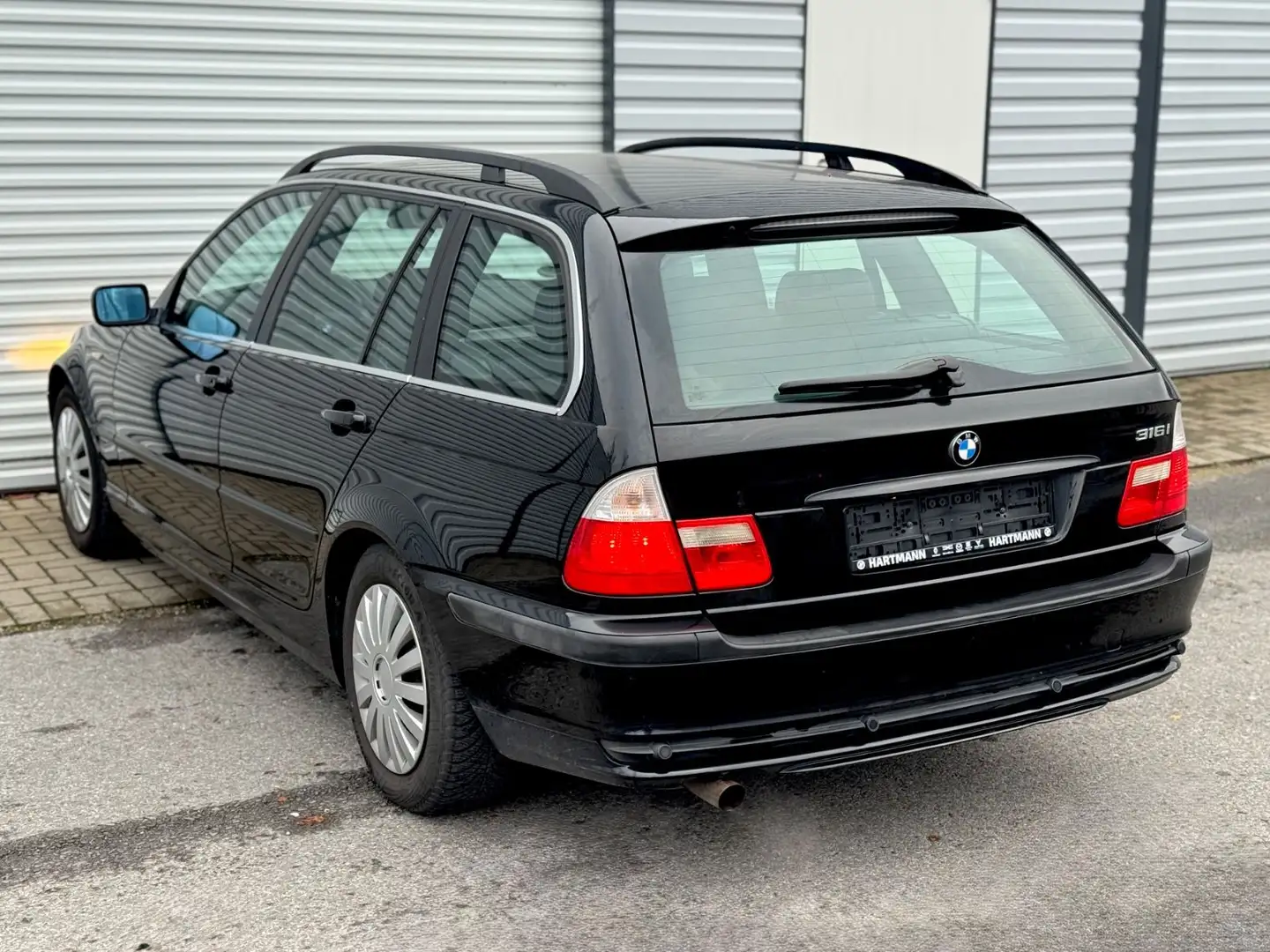 BMW 316 i Touring M-Paket-Klimaaut-Sitzheizung-Tempom Noir - 2
