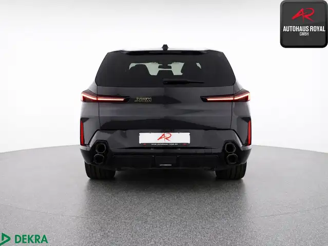 BMW XM view 4