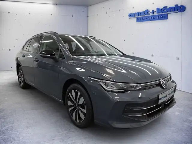 Volkswagen Golf view 2