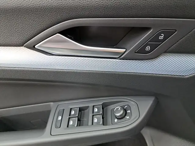 Volkswagen Golf view 9
