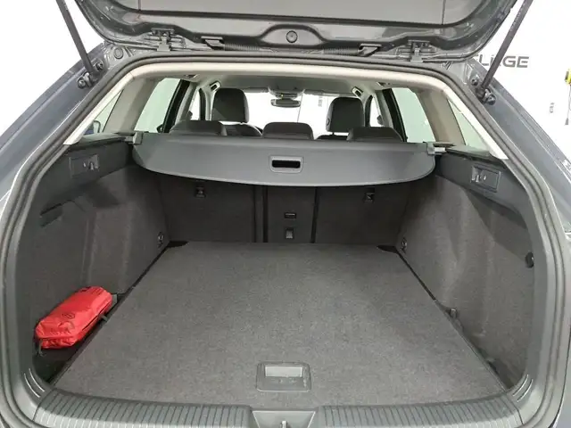 Volkswagen Golf view 7