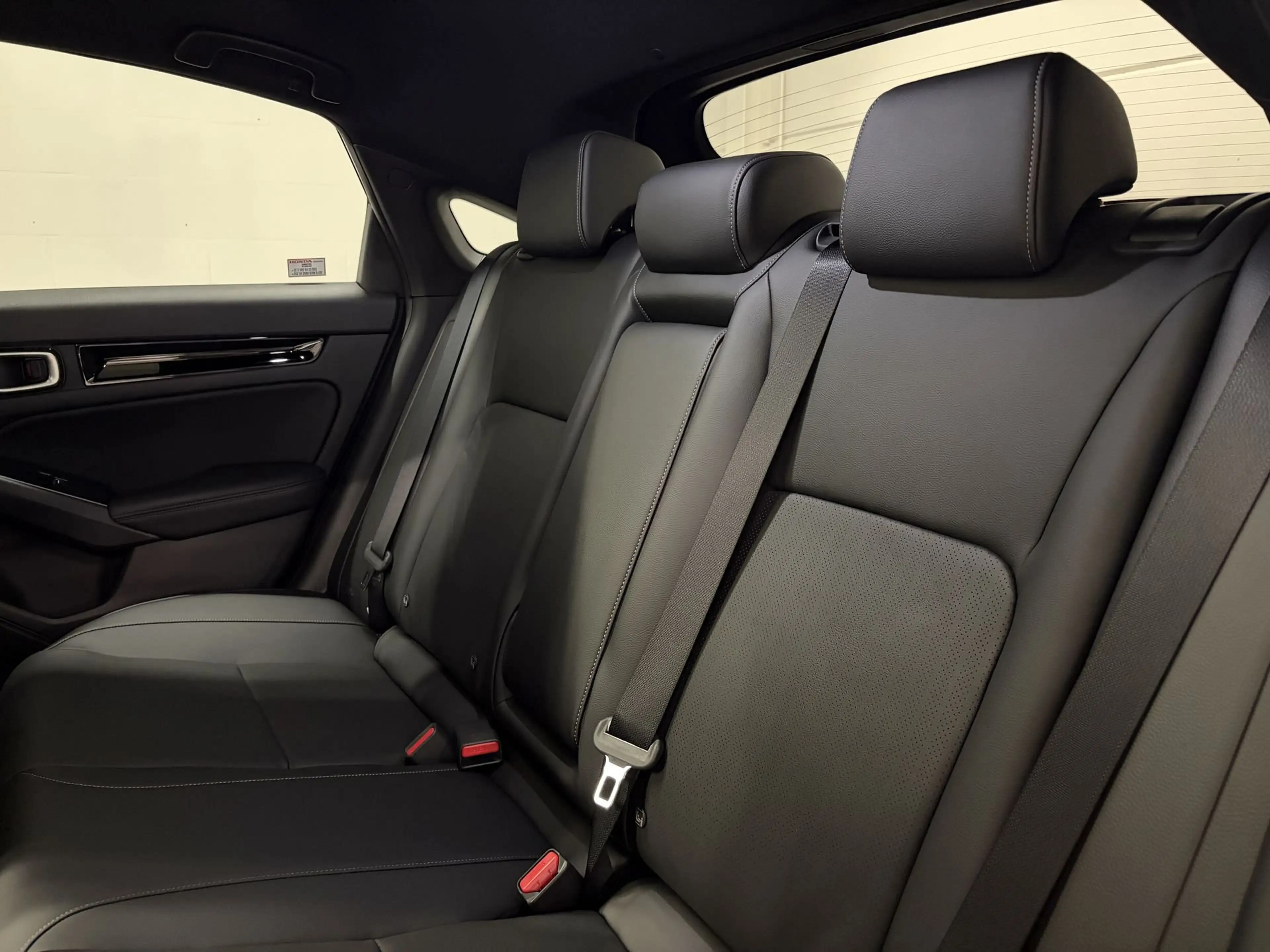 Honda Civic 2.0 i-MMD HEV Advance AT — photo 11