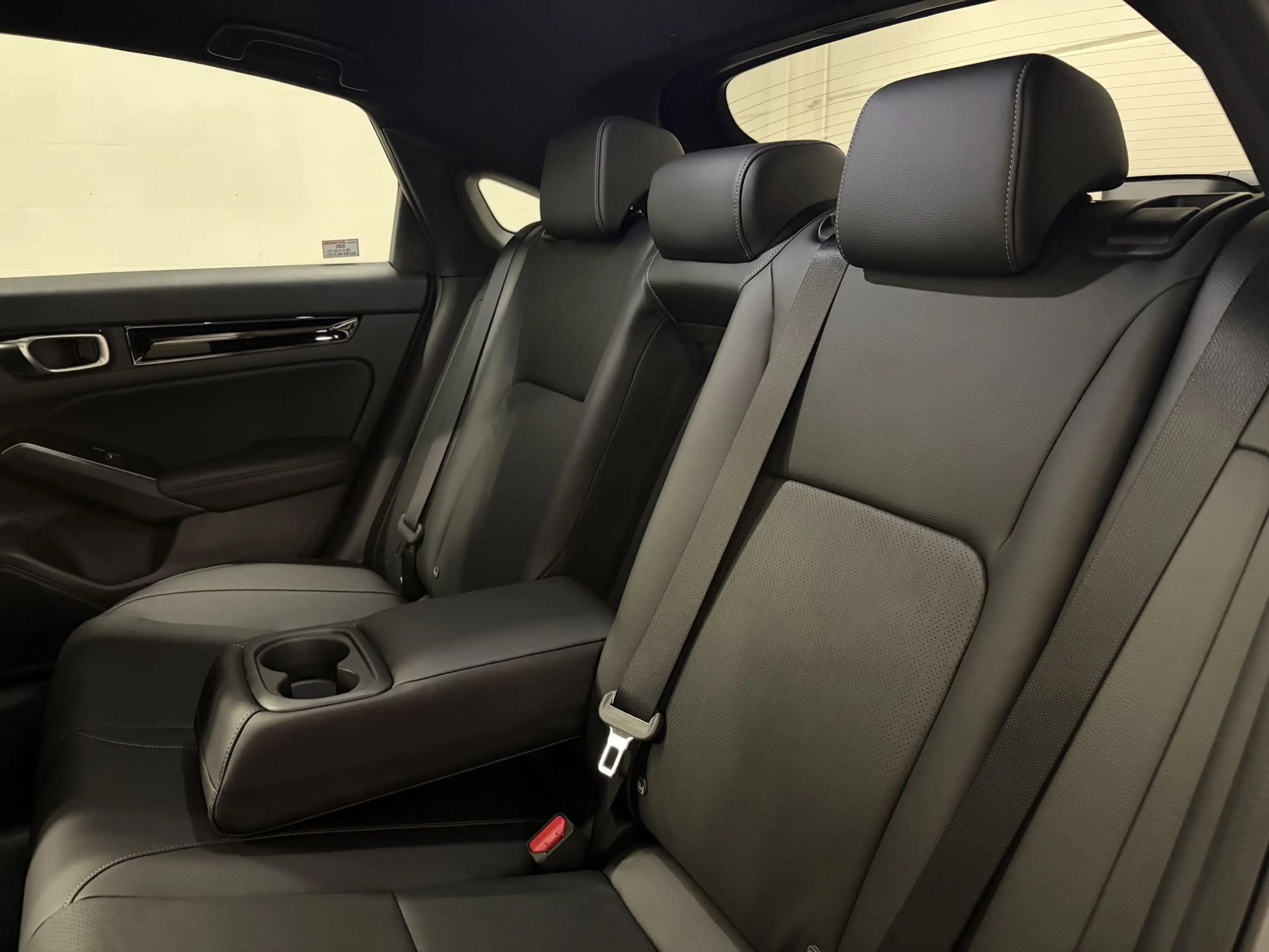 Honda Civic 2.0 i-MMD HEV Advance AT — photo 12