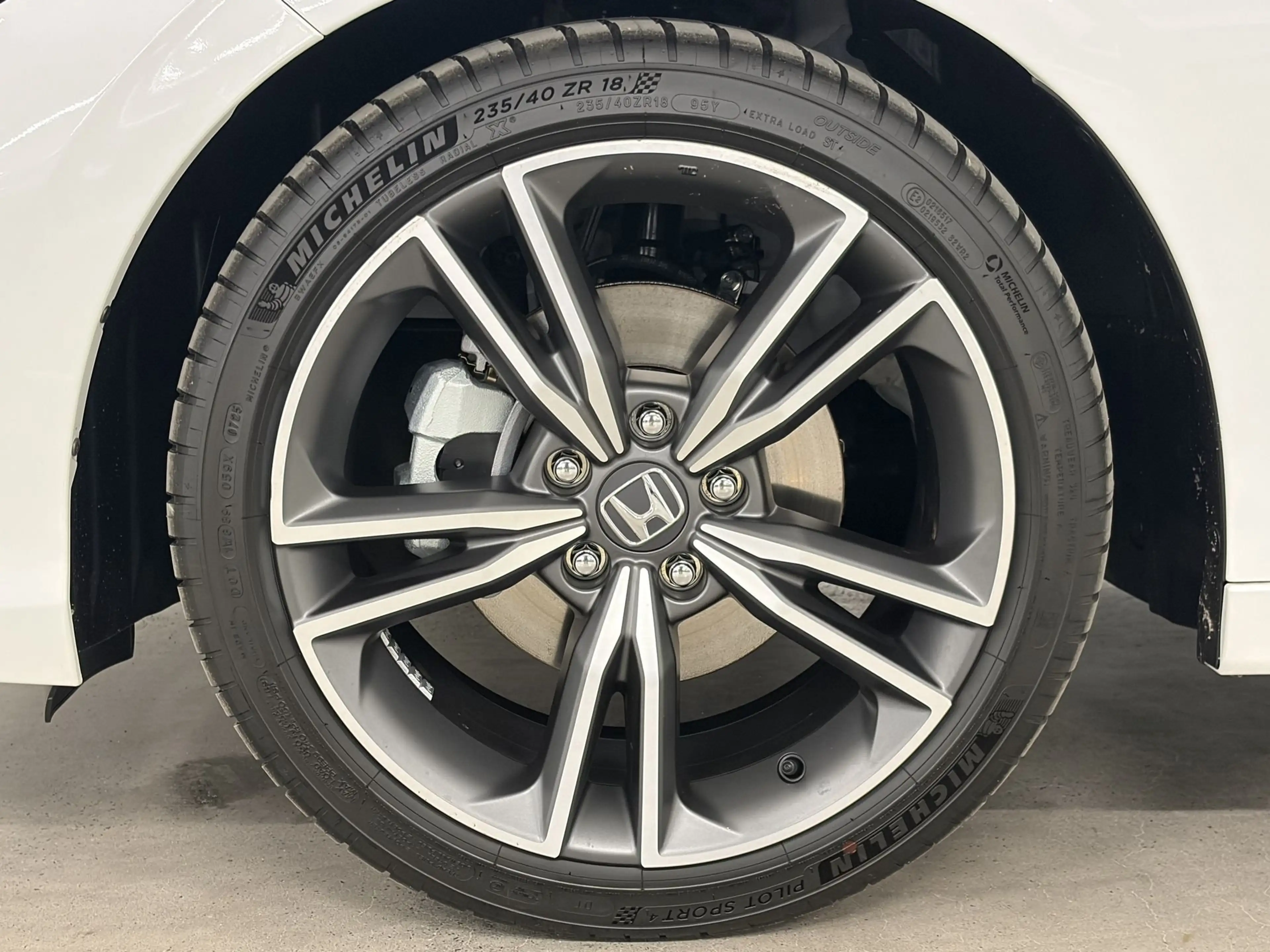 Honda Civic 2.0 i-MMD HEV Advance AT — photo 8