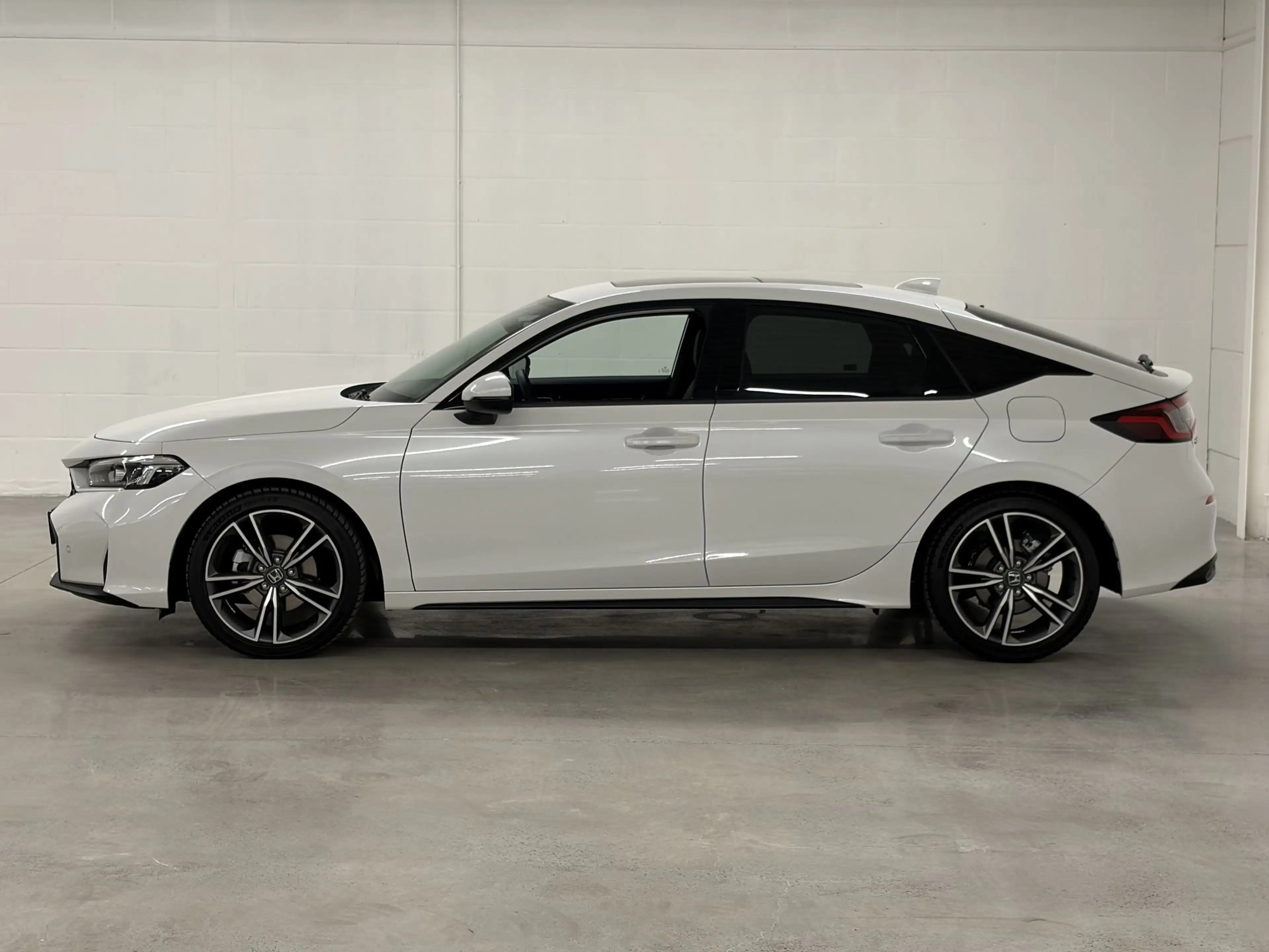 Honda Civic 2.0 i-MMD HEV Advance AT — photo 2