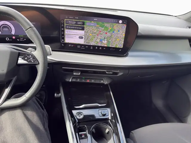 Audi Q3 view 12