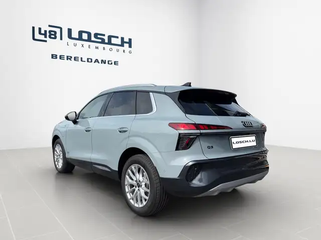 Audi Q3 view 6