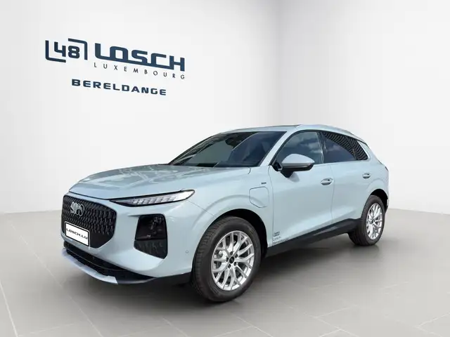 Audi Q3 view 4