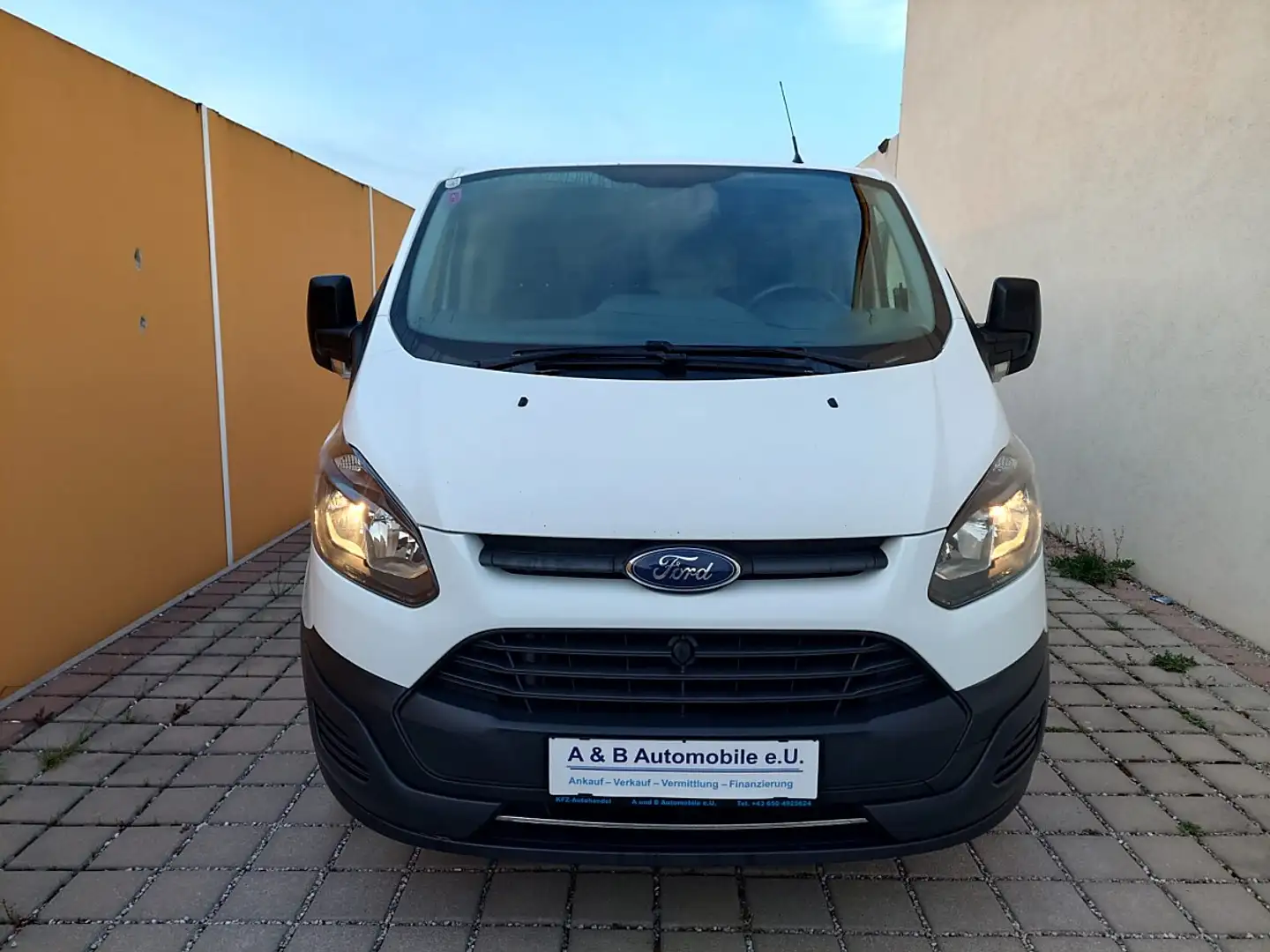 Ford Transit Custom Kasten 2,0 TDCi L1H1 250 Startup Erster Besitz Weiß - 2