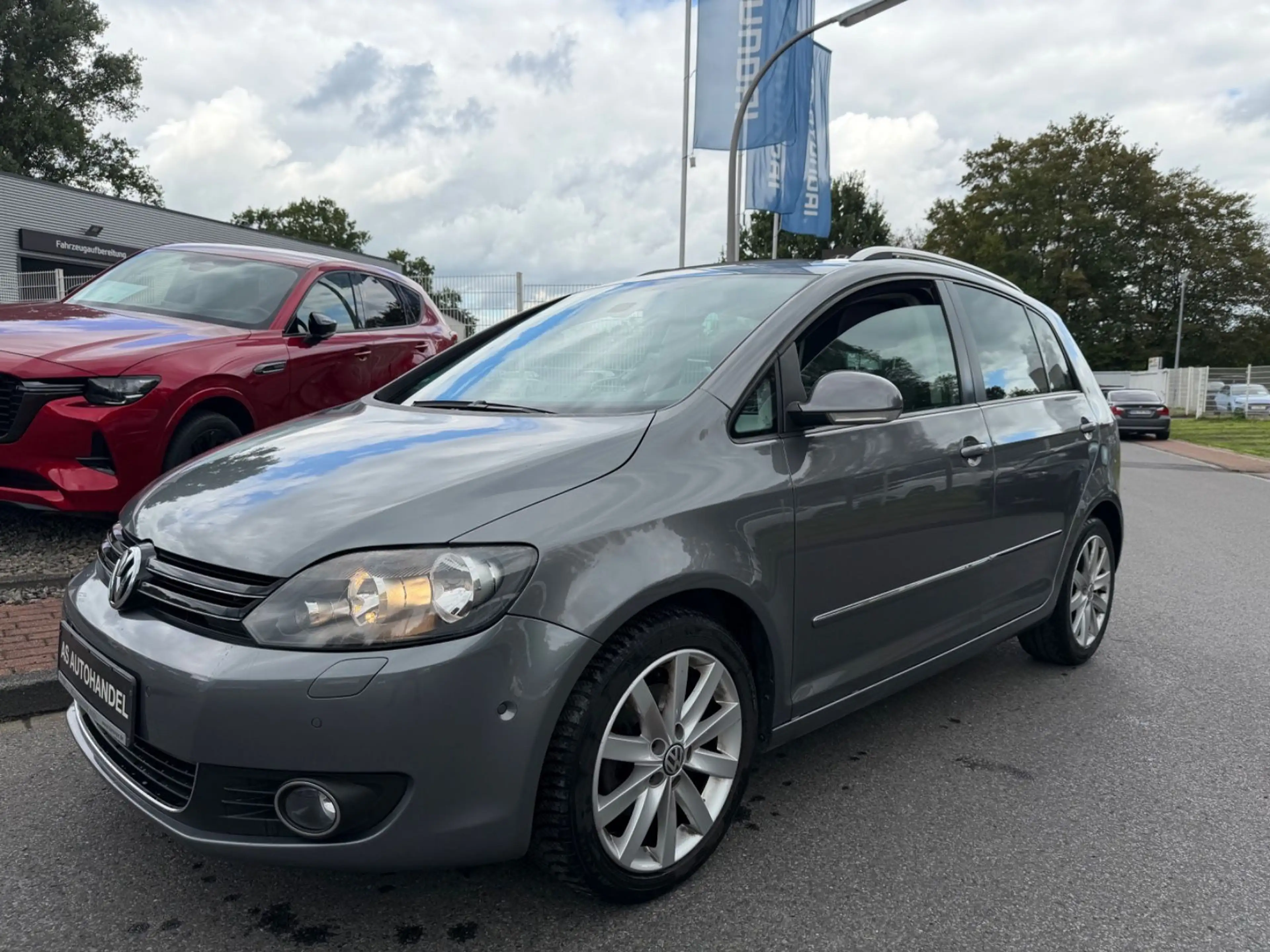 Volkswagen Golf Plus HIGHL./2.HD/NAVI/ALCANT./SCHIEBD./ALU/PDC/AHK/