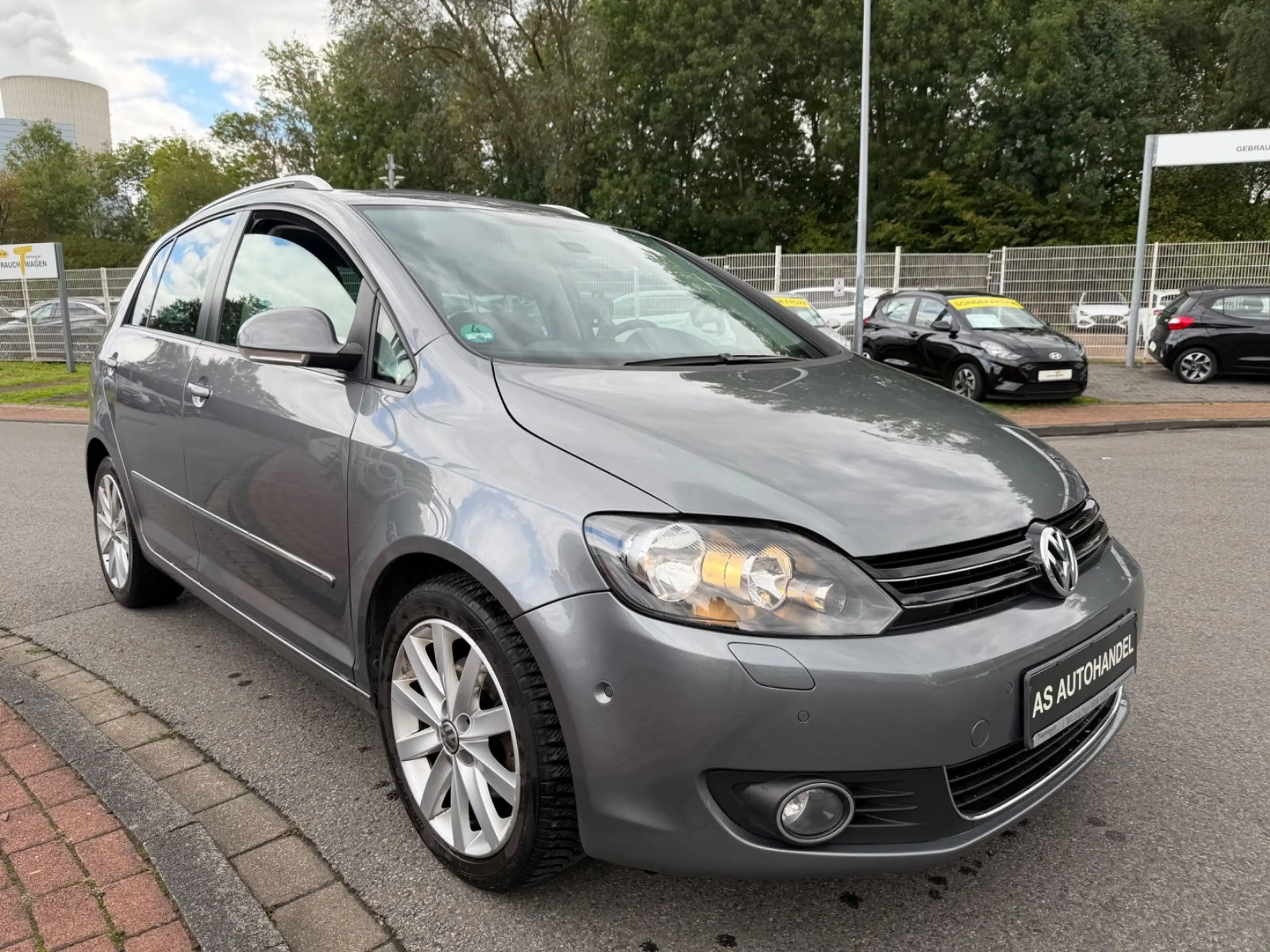Volkswagen Golf Plus HIGHL./2.HD/NAVI/ALCANT./SCHIEBD./ALU/PDC/AHK/ — photo 2