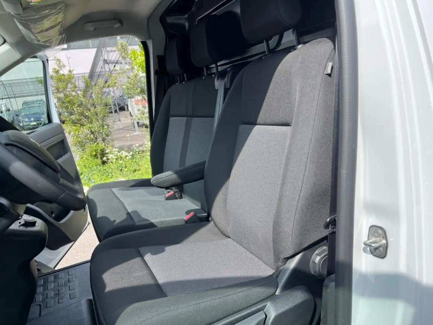 Peugeot Expert BlueHDi 17 S&S EAT8 Furgone M Bianco - 2