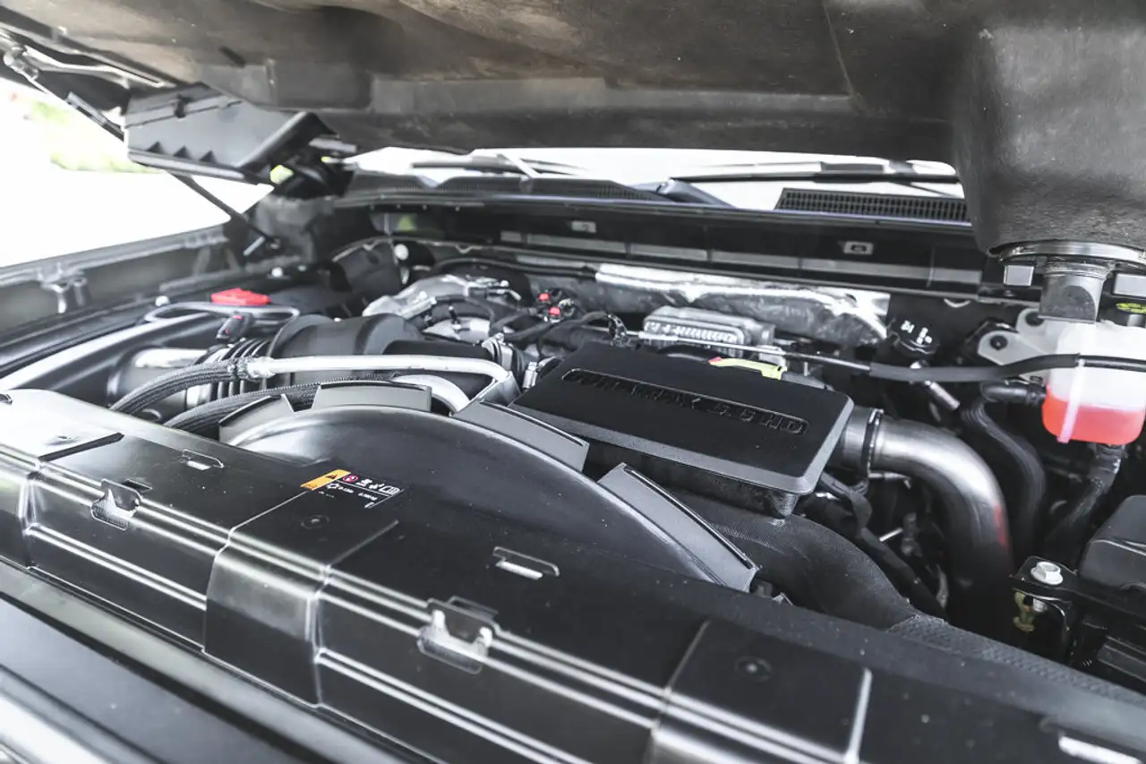 GMC Sierra 3500HD снимка GMC Sierra 3500HD