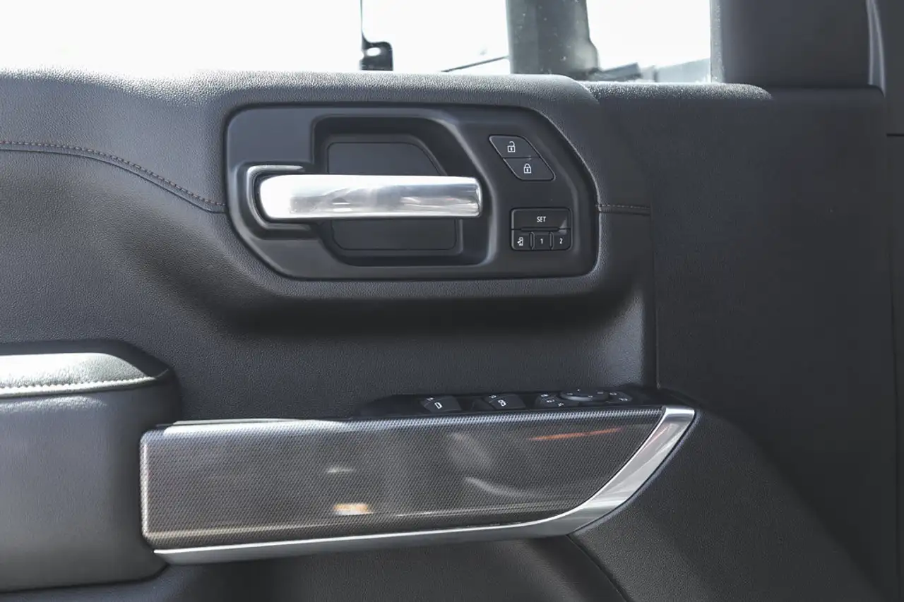GMC Sierra 3500HD снимка GMC Sierra 3500HD