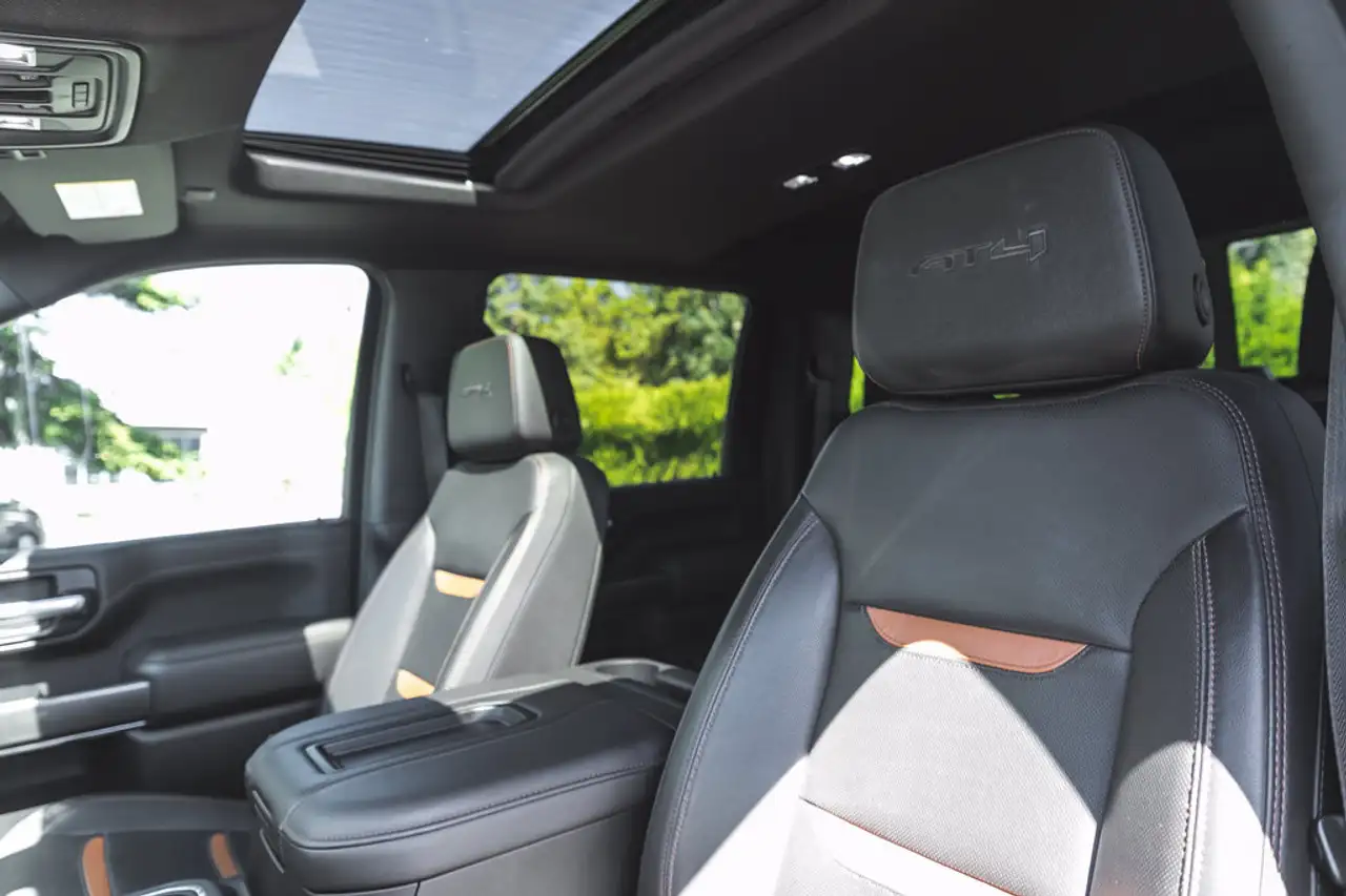 GMC Sierra 3500HD снимка GMC Sierra 3500HD