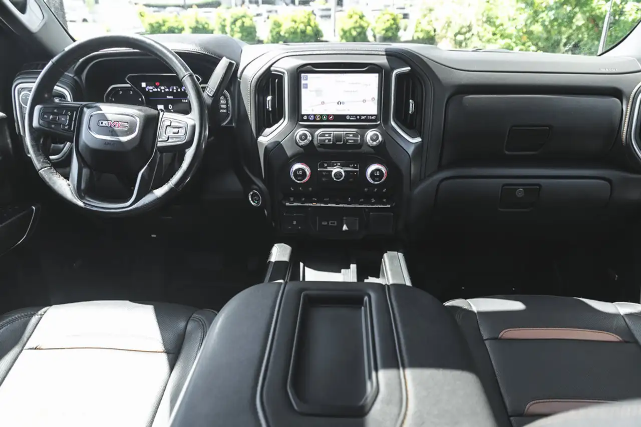 GMC Sierra 3500HD снимка GMC Sierra 3500HD