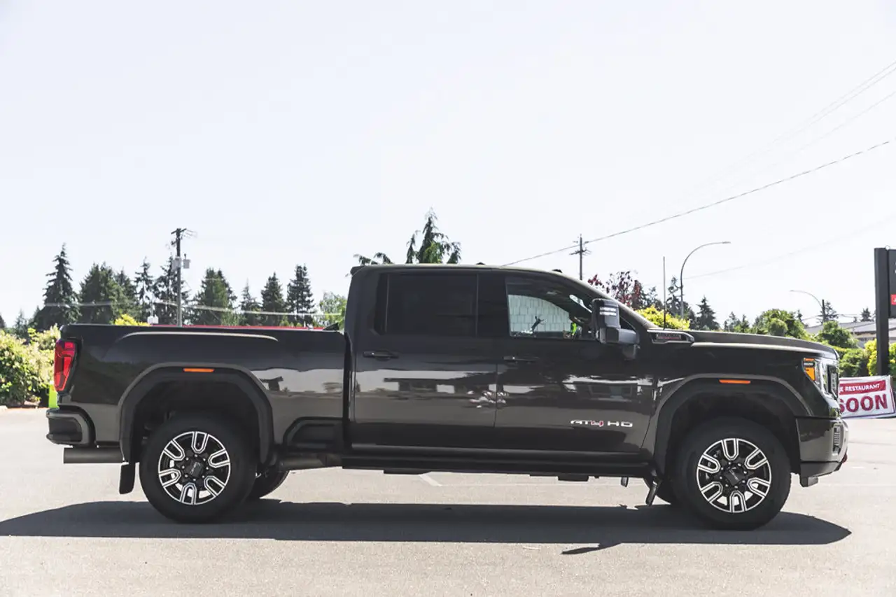 GMC Sierra 3500HD снимка GMC Sierra 3500HD