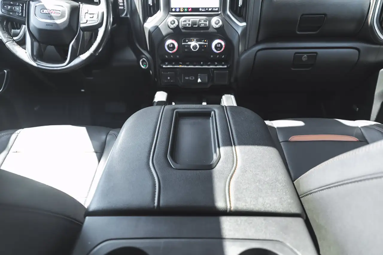 GMC Sierra 3500HD снимка GMC Sierra 3500HD