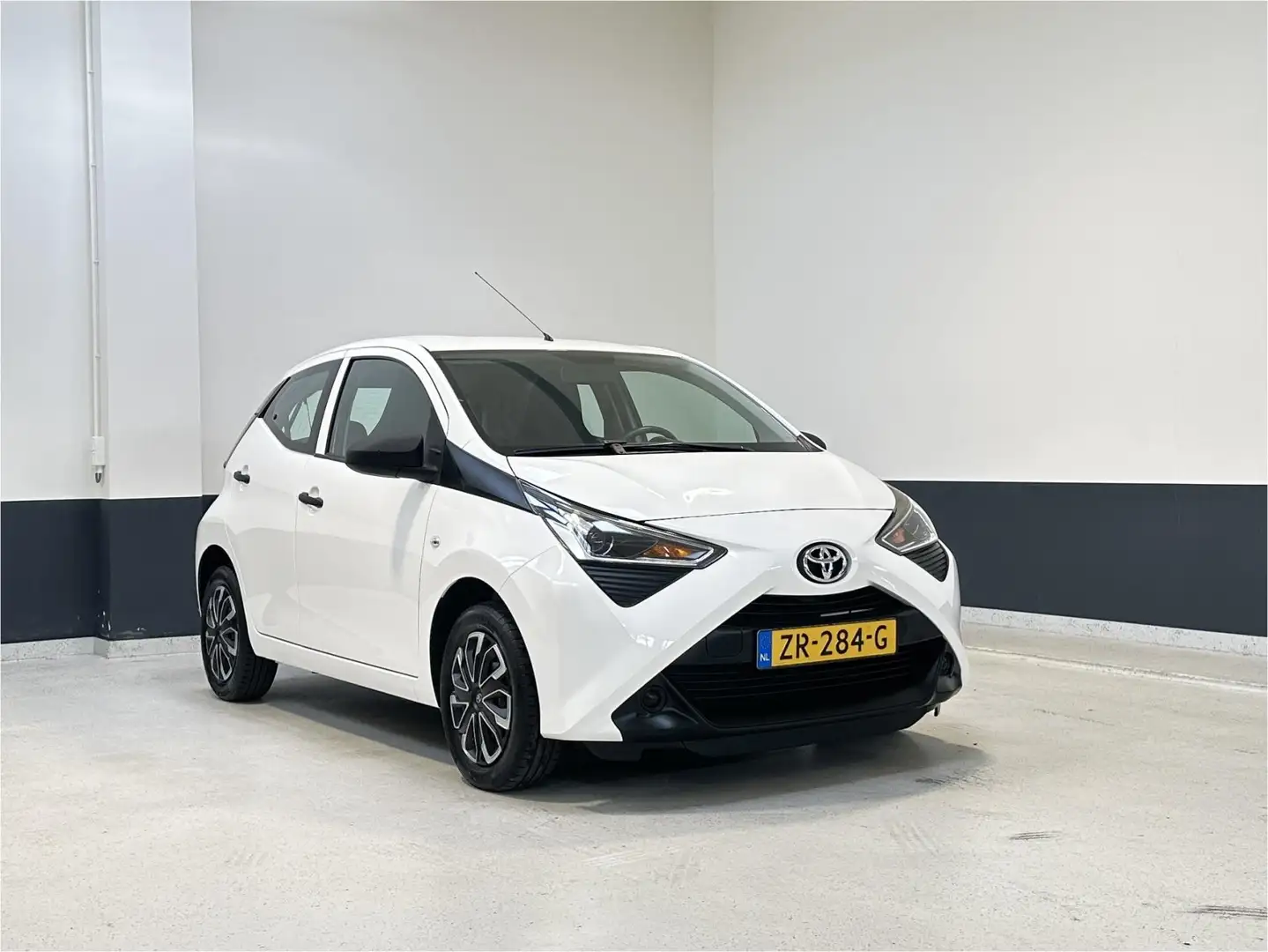 Toyota Aygo 1.0 VVT-i x-fun| NL| 2 Eig | Airco| C.V | Bluetoot Wit - 1