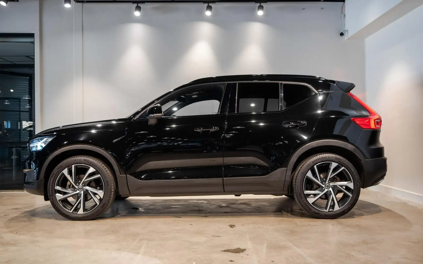 Volvo XC40 1.5 T3 R-Design Pano/Camera/Leer Noir - 2